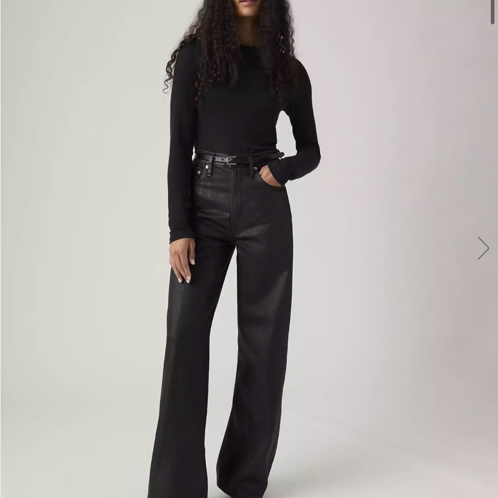 Levi's Coated Ribcage Wide Leg Jeans - NWT - Prize Fighter Black color